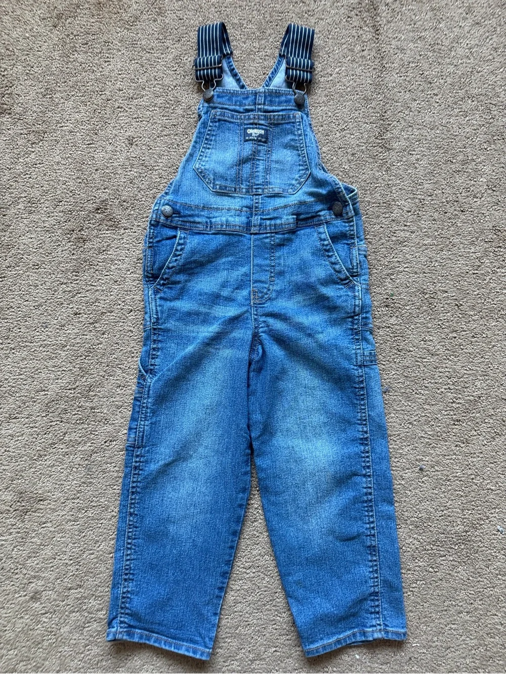 OshKosh B’gosh Denim Overalls 5T Blue Cargo Adjustable Straps Classic